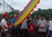 H. Mulkan Bersama Istri Hadiri Acara Jalan Santai di PHBN Desa Labuh Air Pandan