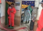 Satpolair Polres Bangka Barat Evakuasi Warga dan Bersihkan Sisa Banjir di Sungai Daeng, Mentok