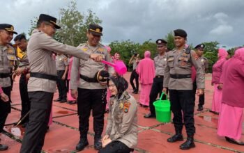 AKBP Ade Zamrah Pimpin Upacara Kenaikan Pangkat Personil Polres Bangka Barat