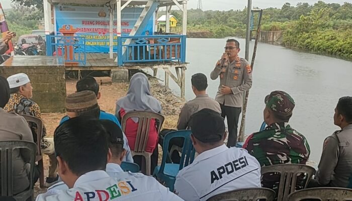 Kapolres Bangka Barat Pimpin Jumat Curhat Di Desa Tebing