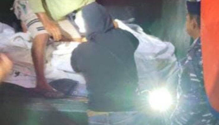 SATUAN TUGAS TNI AL BESERTA LANAL BABEL BERHASIL AMANKAN PASIR TIMAH ILEGAL DI PELABUHAN SADAI BASEL