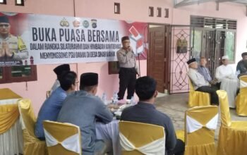Jelang PSU Damai Kapolres Bangka Barat Laksanakan Buka Bersama Warga Desa Sinar Manik