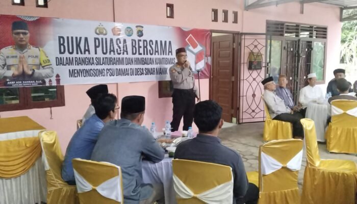 Jelang PSU Damai Kapolres Bangka Barat Laksanakan Buka Bersama Warga Desa Sinar Manik