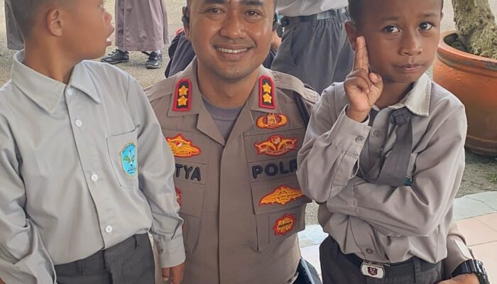 Kapolres Bangka Barat Sambut Siswa SLB Negeri Mentok, Edukasi Lalu Lintas Lewat Kegiatan POLSANAK yang Penuh Keakraban