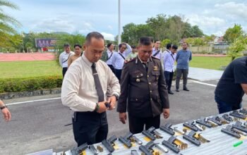 Kapolres Bangka Barat Pimpin Langsung Pemeriksaan Rutin Senpi Anggota