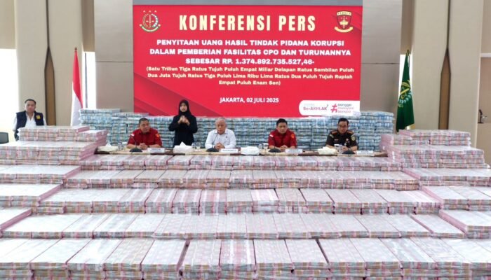12 Terdakwa Korporasi Sawit Diputuskan Hakim Putusan Analog Van Alle Rechtsvervolging