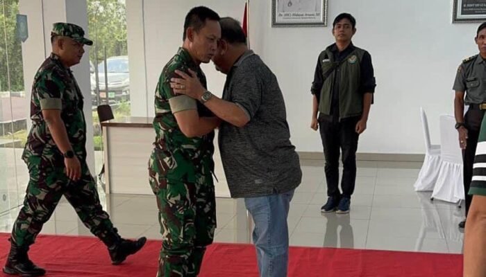 Pengusaha Muda Bangka Herman Fu Sambut Kedatangan Pangdam II/Sriwijaya Mayjen TNI Ujang Darwis