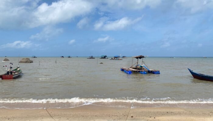 Empat Ponton Disinyalir Akan Kembali Menambang, Tim Gabungan Lakukan Penarikan di Teluk Inggris