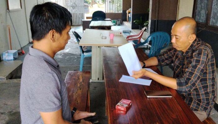 KPU Kota Pangkalpinang diduga Biarkan  Simbol Negara Robek dan kusam Berkibar. Martabat Negara di Lecehkan